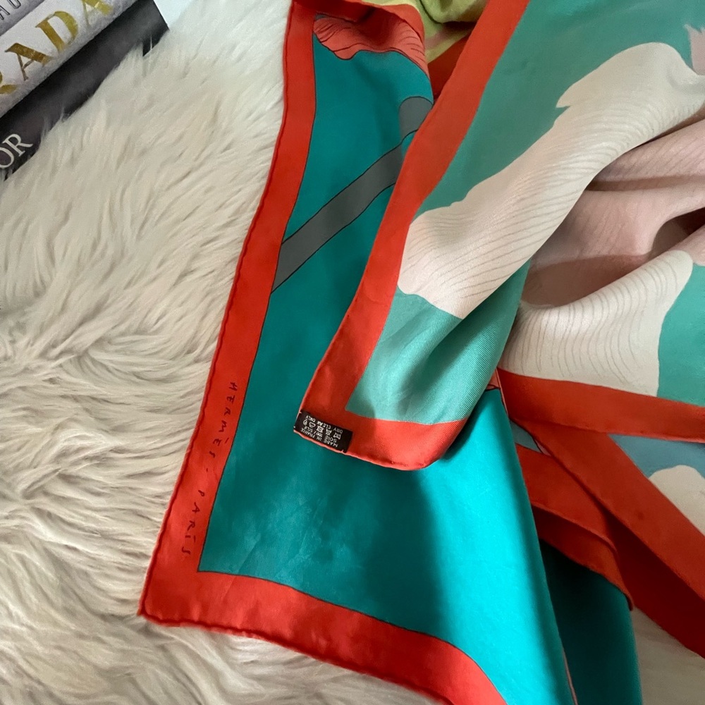 Hermès Stole Etude Pour Un Iris-Arc En Ciel silk scarf. - Picture 13 of 16